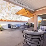 Apartman Magnificent Rooftop Jacuzzi & Terrace Olia