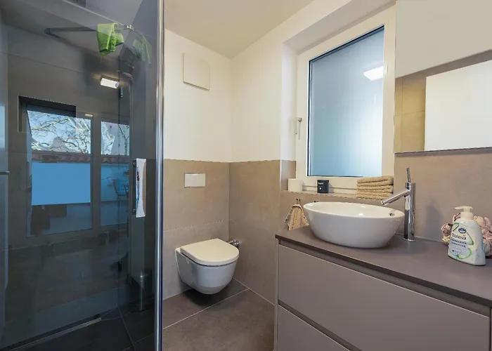 Apartment Magnificent Rooftop Jacuzzi & Terrace Olia