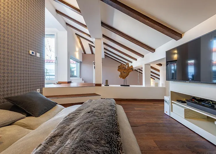 Magnificent Rooftop Jacuzzi & Terrace Olia *