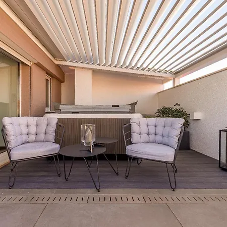 Magnificent Rooftop Jacuzzi & Terrace Olia * Zara