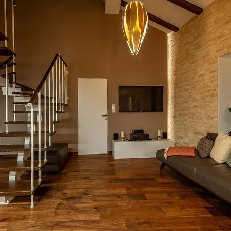 Magnificent Rooftop Jacuzzi & Terrace Olia Appartement *