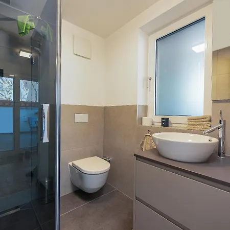 Appartamento Magnificent Rooftop Jacuzzi & Terrace Olia