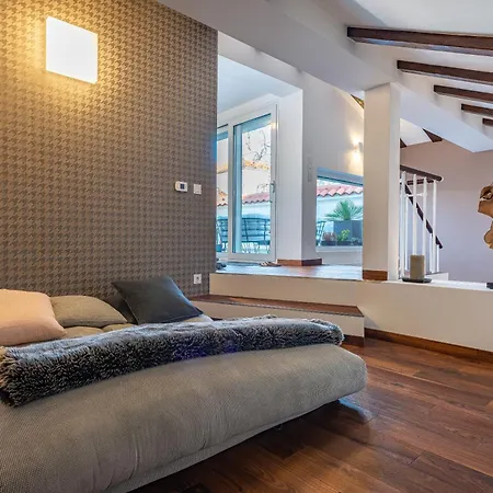 Appartement Magnificent Rooftop Jacuzzi & Terrace Olia